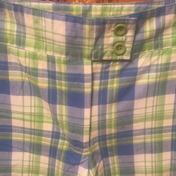 Shorts - Picture 2 of 3